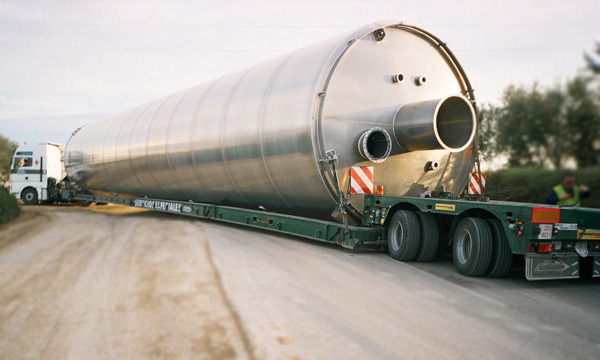 Gondola lowered trucks with 2 axles up to 31 m for the transport of large goods and industrial machinery