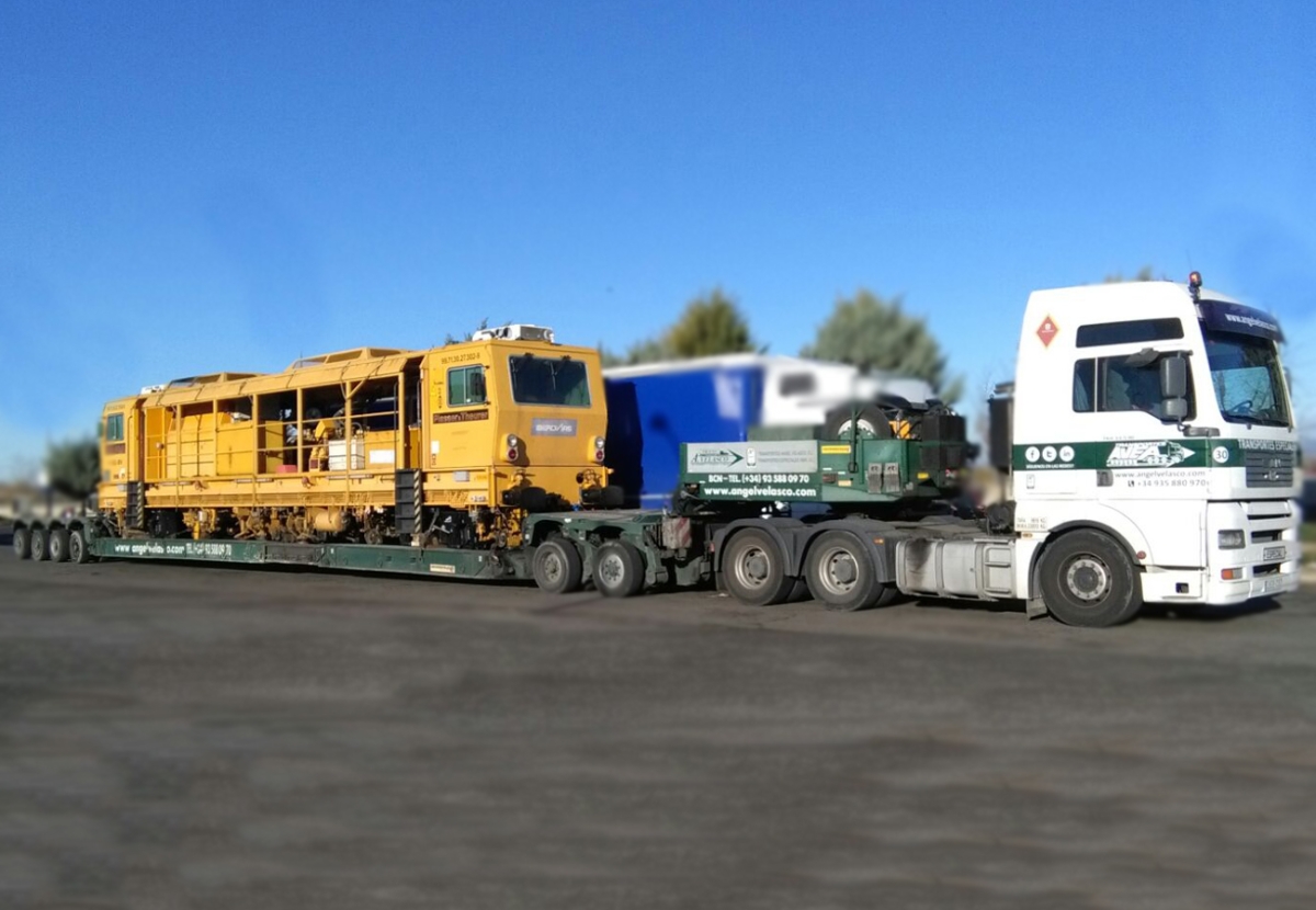 Transport of heavy machinery
